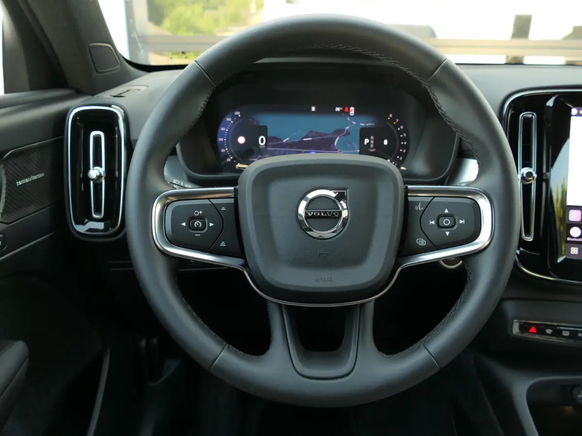 2.0 B3 Plus Black | Harman/Kardon | Memory | Stoel/stuurverwarming | Apple-/Android Carplay | 20 inch zwarte velgen | Draadloze telefoon oplader | Google | BLIS | ACC