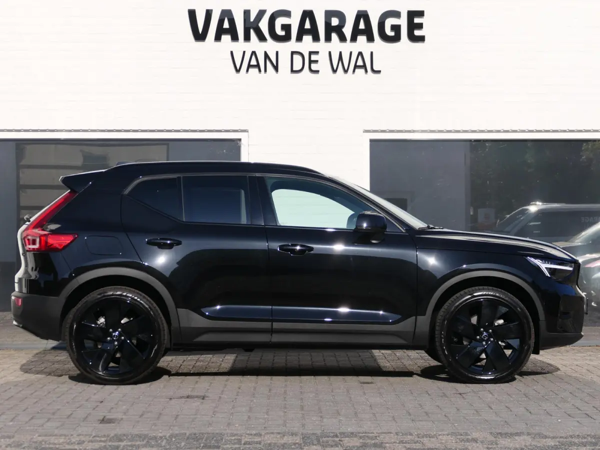 2.0 B3 Plus Black | Harman/Kardon | Memory | Stoel/stuurverwarming | Apple-/Android Carplay | 20 inch zwarte velgen | Draadloze telefoon oplader | Google | BLIS | ACC