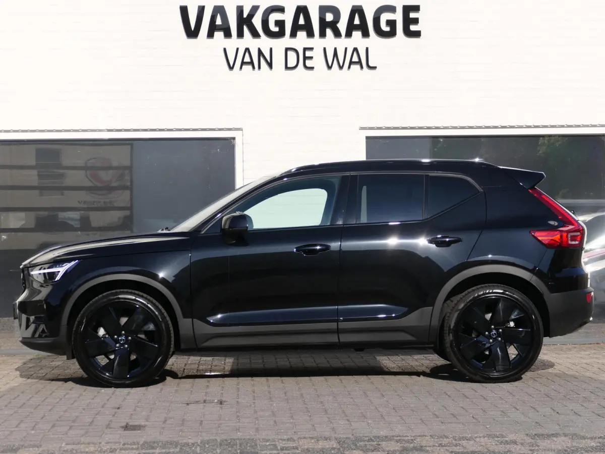 2.0 B3 Plus Black | Harman/Kardon | Memory | Stoel/stuurverwarming | Apple-/Android Carplay | 20 inch zwarte velgen | Draadloze telefoon oplader | Google | BLIS | ACC