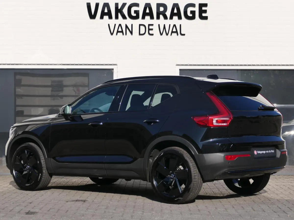 2.0 B3 Plus Black | Harman/Kardon | Memory | Stoel/stuurverwarming | Apple-/Android Carplay | 20 inch zwarte velgen | Draadloze telefoon oplader | Google | BLIS | ACC