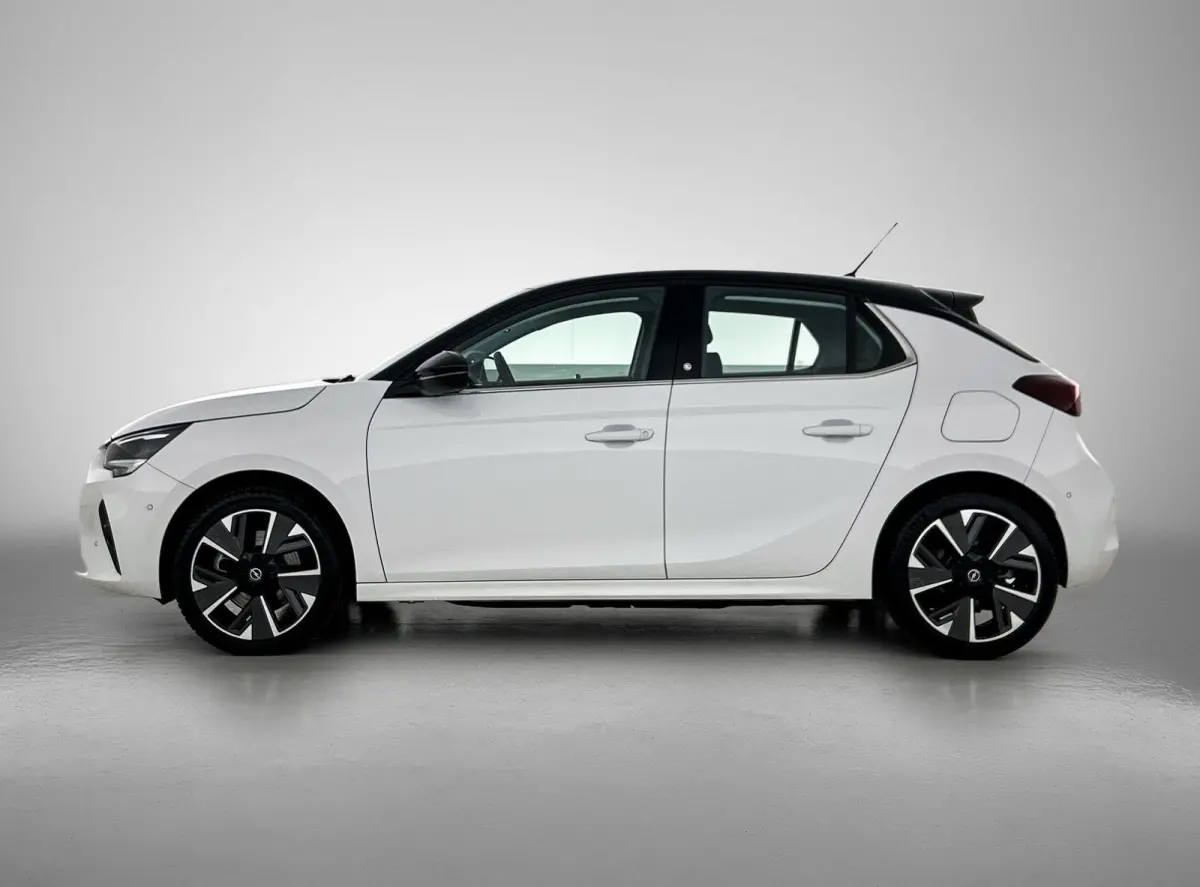 e-Launch Edition 50 kWh Adaptieve Cruise | Stuur + Stoelverwarming | Apple Carplay Android Auto | 17'' | Camera | Draadloos laden |