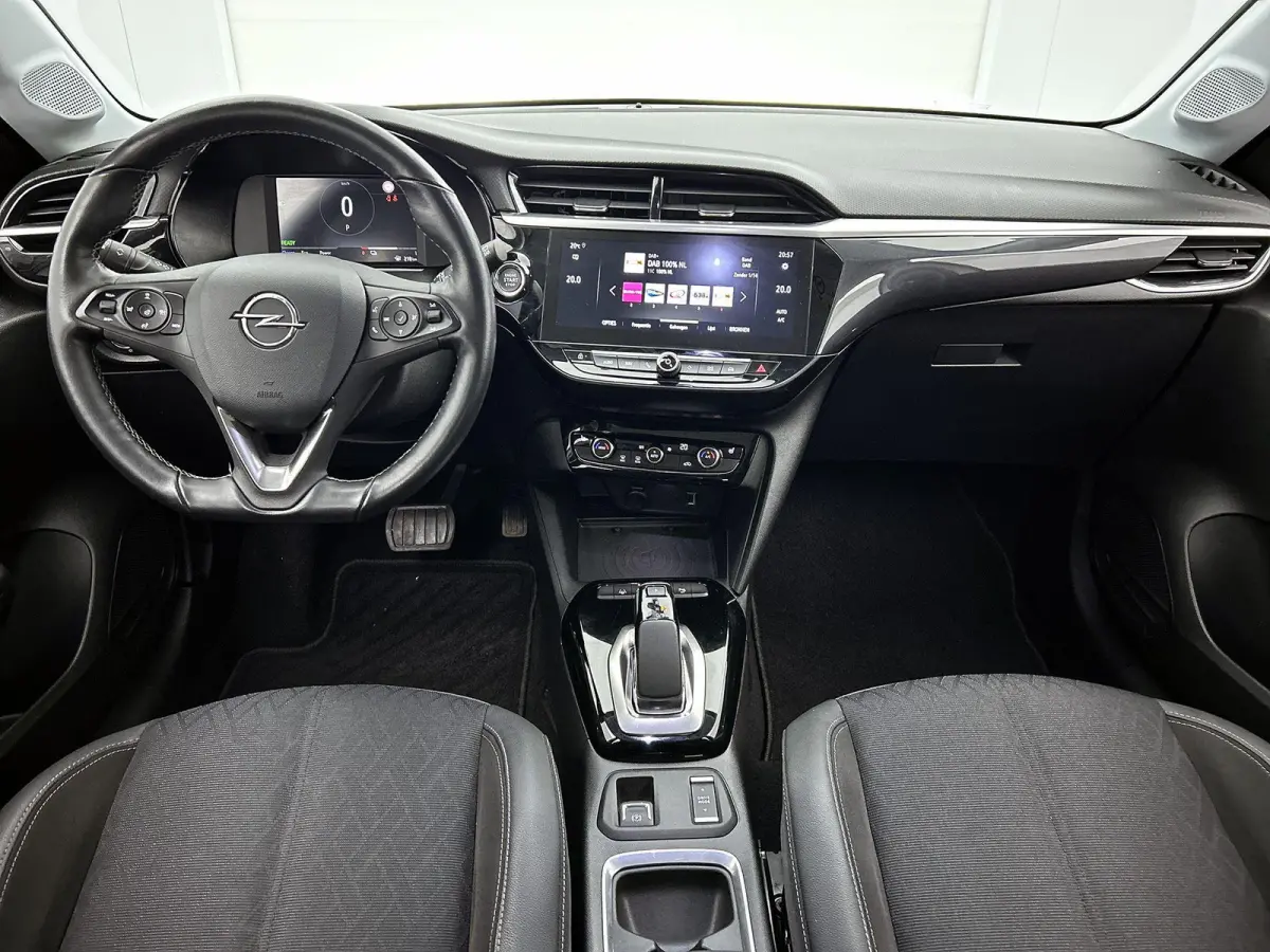 e-Launch Edition 50 kWh Adaptieve Cruise | Stuur + Stoelverwarming | Apple Carplay Android Auto | 17'' | Camera | Draadloos laden |