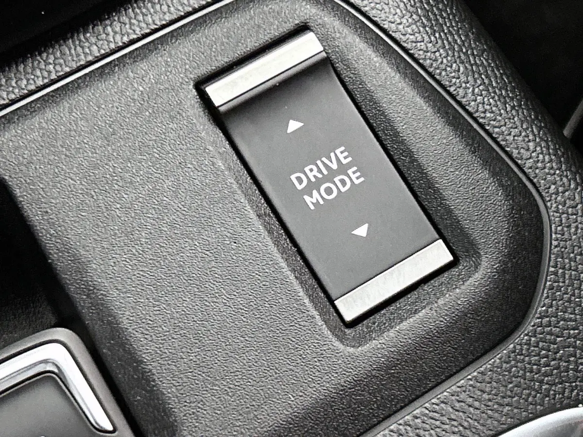 e-Launch Edition 50 kWh Adaptieve Cruise | Stuur + Stoelverwarming | Apple Carplay Android Auto | 17'' | Camera | Draadloos laden |