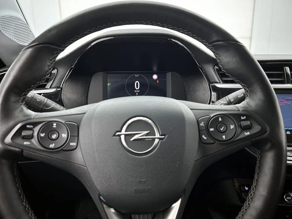 e-Launch Edition 50 kWh Adaptieve Cruise | Stuur + Stoelverwarming | Apple Carplay Android Auto | 17'' | Camera | Draadloos laden |