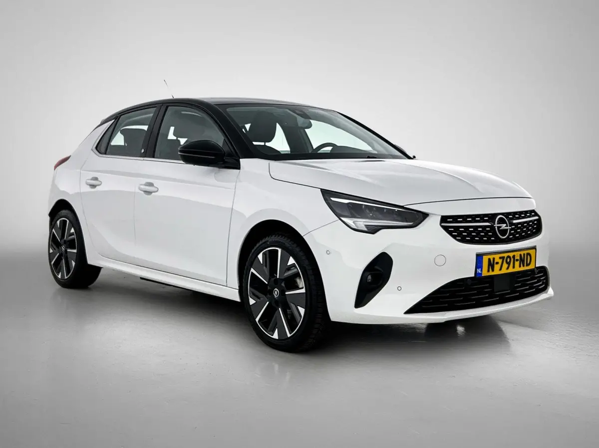 e-Launch Edition 50 kWh Adaptieve Cruise | Stuur + Stoelverwarming | Apple Carplay Android Auto | 17'' | Camera | Draadloos laden |