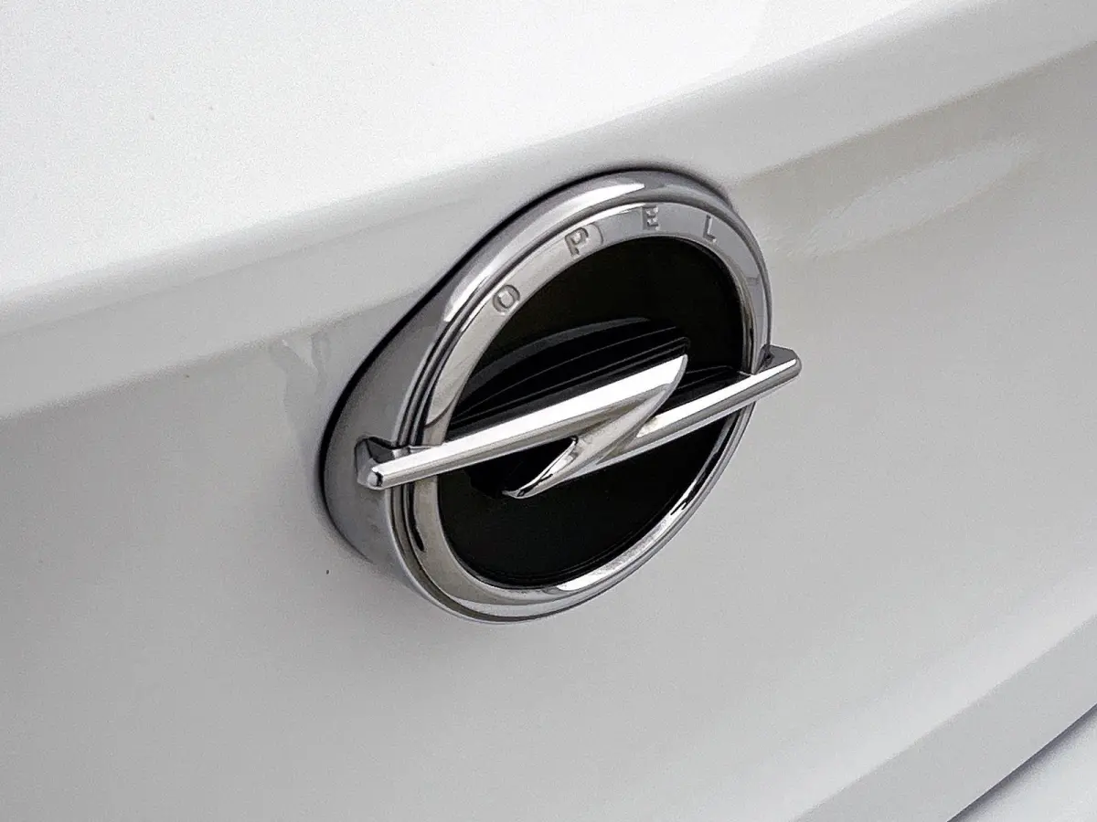 e-Launch Edition 50 kWh Adaptieve Cruise | Stuur + Stoelverwarming | Apple Carplay Android Auto | 17'' | Camera | Draadloos laden |