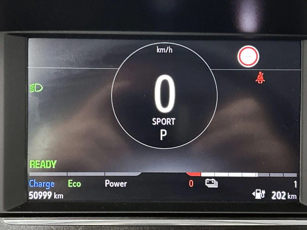 e-Launch Edition 50 kWh Adaptieve Cruise | Stuur + Stoelverwarming | Apple Carplay Android Auto | 17'' | Camera | Draadloos laden |