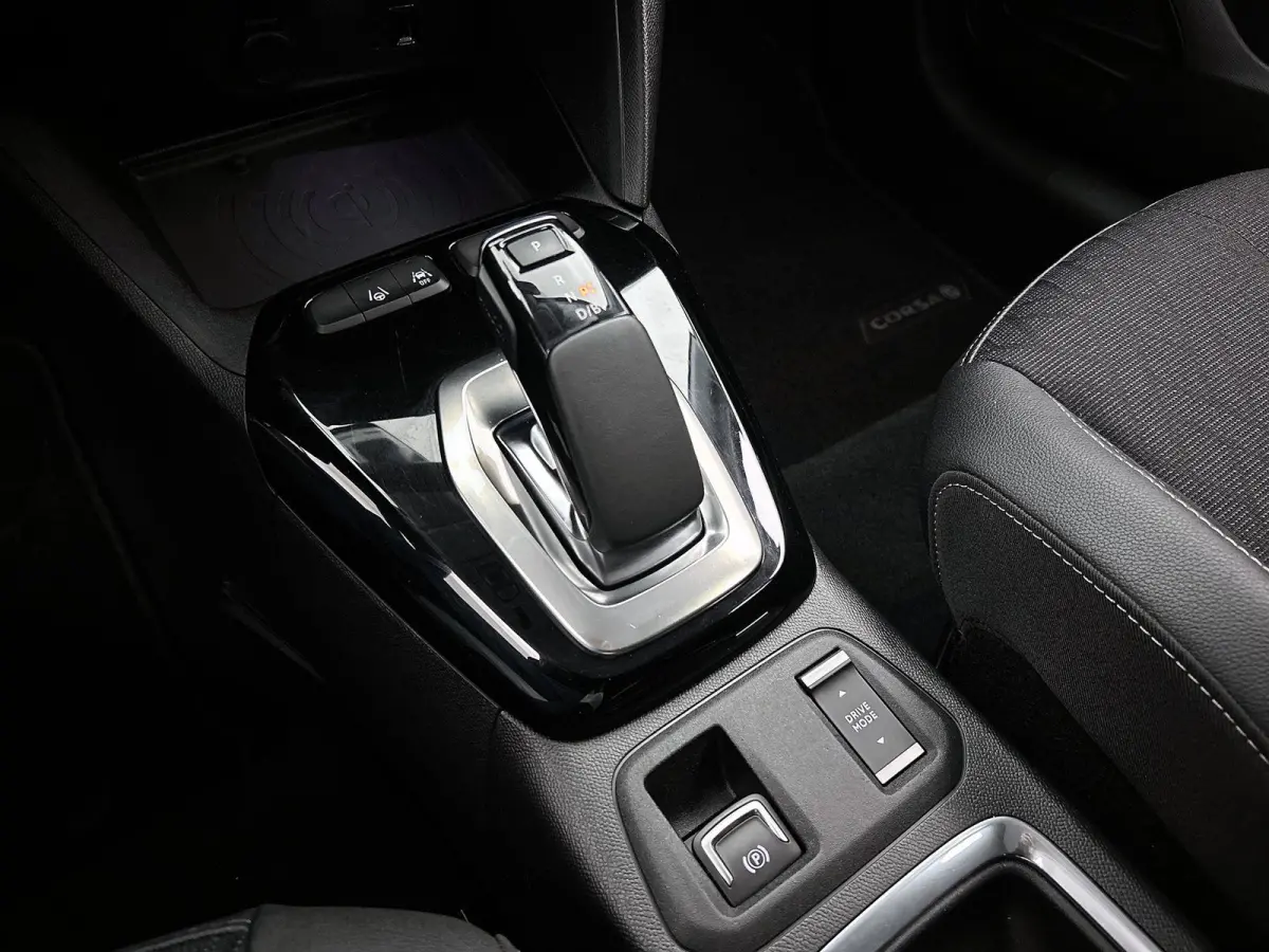e-Launch Edition 50 kWh Adaptieve Cruise | Stuur + Stoelverwarming | Apple Carplay Android Auto | 17'' | Camera | Draadloos laden |