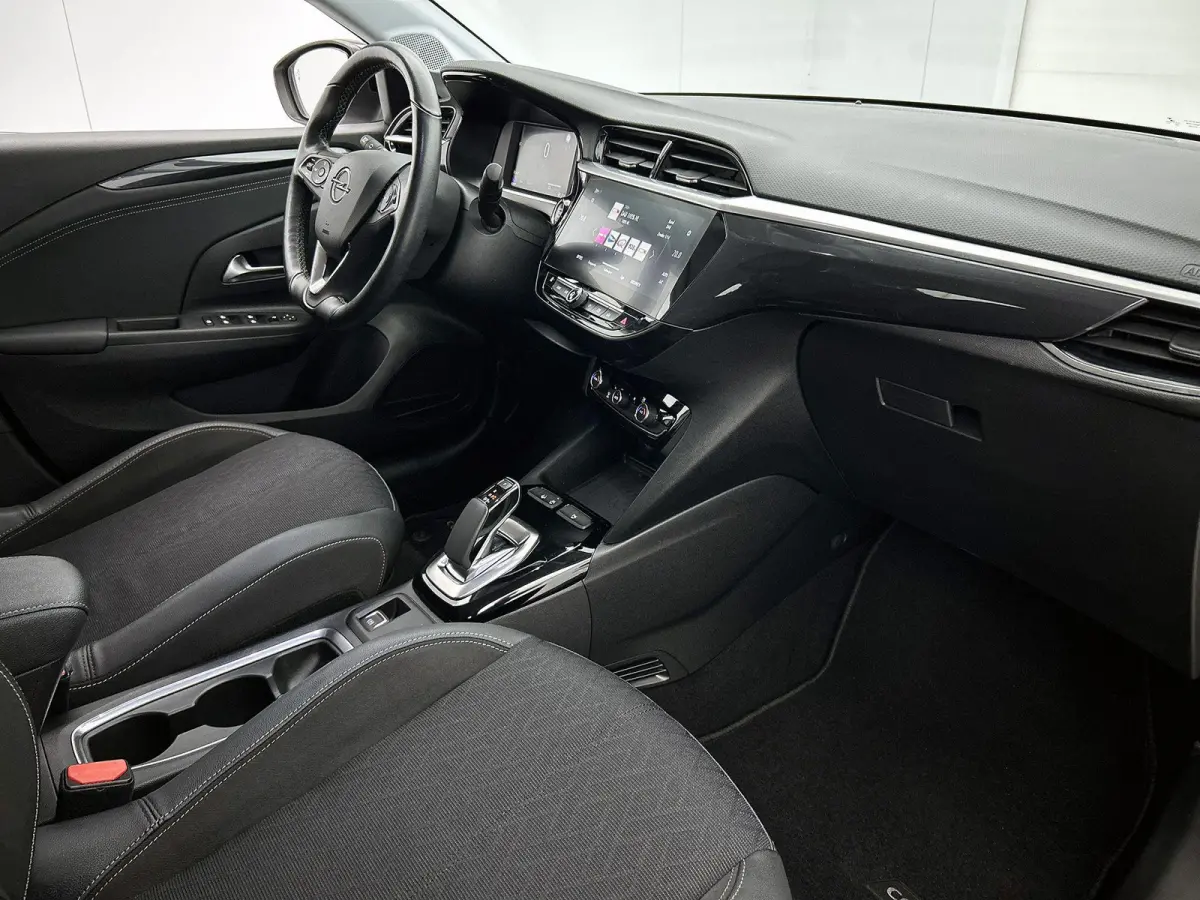e-Launch Edition 50 kWh Adaptieve Cruise | Stuur + Stoelverwarming | Apple Carplay Android Auto | 17'' | Camera | Draadloos laden |