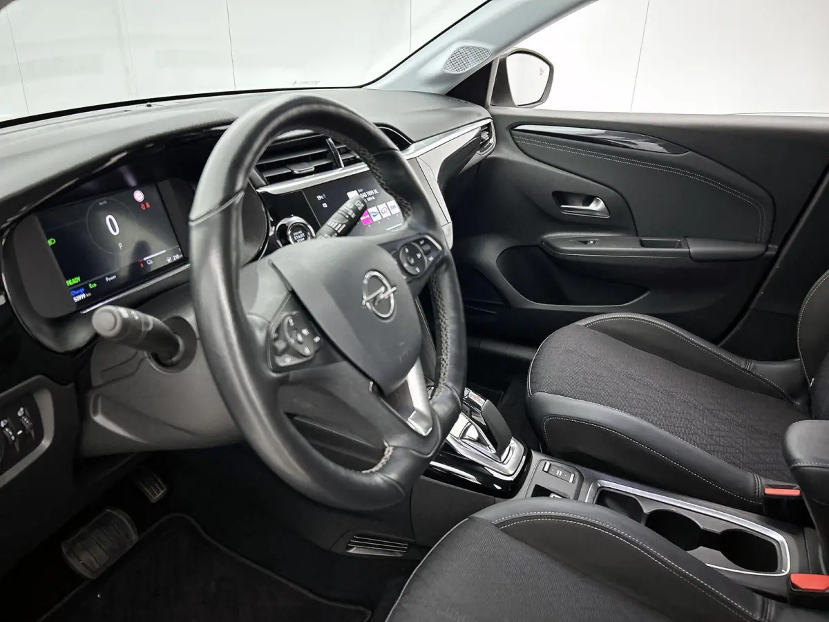 e-Launch Edition 50 kWh Adaptieve Cruise | Stuur + Stoelverwarming | Apple Carplay Android Auto | 17'' | Camera | Draadloos laden |
