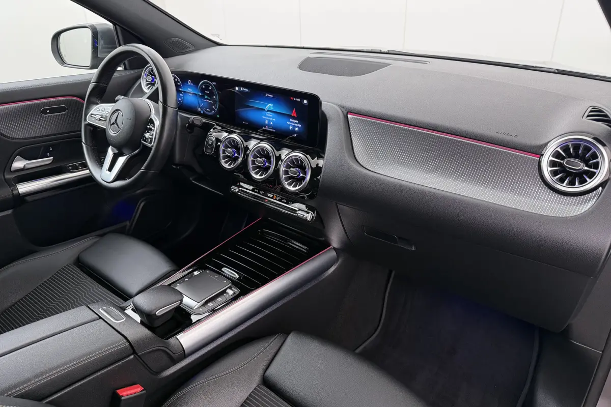 250 Business Solution Luxury 67 kWh (SOH 94%) Sfeerverlichting Camera Cruise