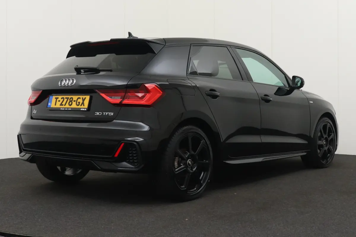 30 111PK Aut TFSI S-Line Black Ed. Leder Ad.Cruise Sonos-Audio