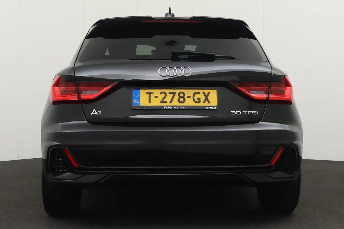 30 111PK Aut TFSI S-Line Black Ed. Leder Ad.Cruise Sonos-Audio