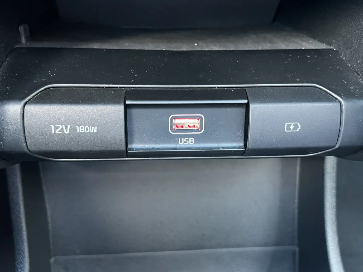 DynamicPlusLine 39 kWh 136pk | Camera | Carplay | Trekhaak | Adaptive cruise control | Schuifdak | Keyless entry | Parkeersensoren voor en achter | Half leder | Stoelverwarming | Stuurverwar