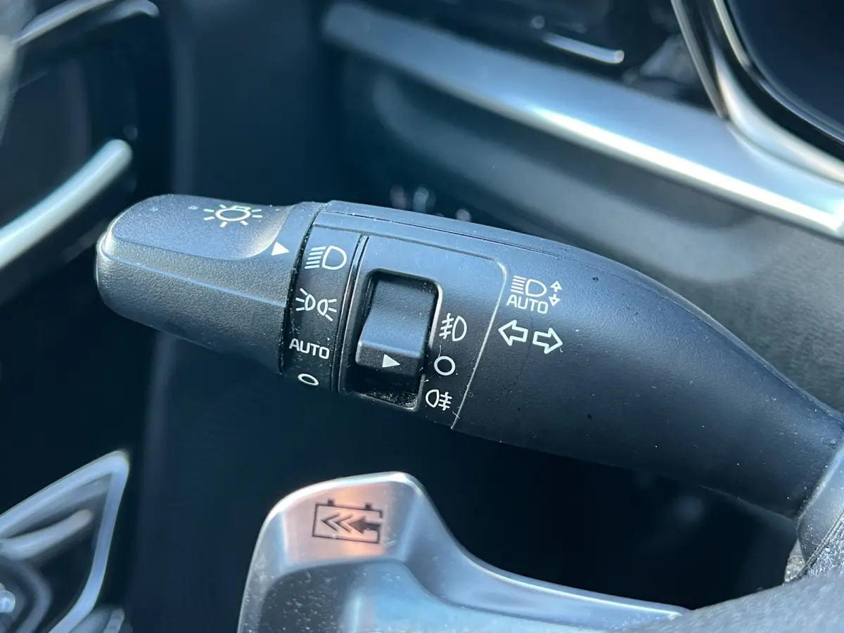 DynamicPlusLine 39 kWh 136pk | Camera | Carplay | Trekhaak | Adaptive cruise control | Schuifdak | Keyless entry | Parkeersensoren voor en achter | Half leder | Stoelverwarming | Stuurverwar