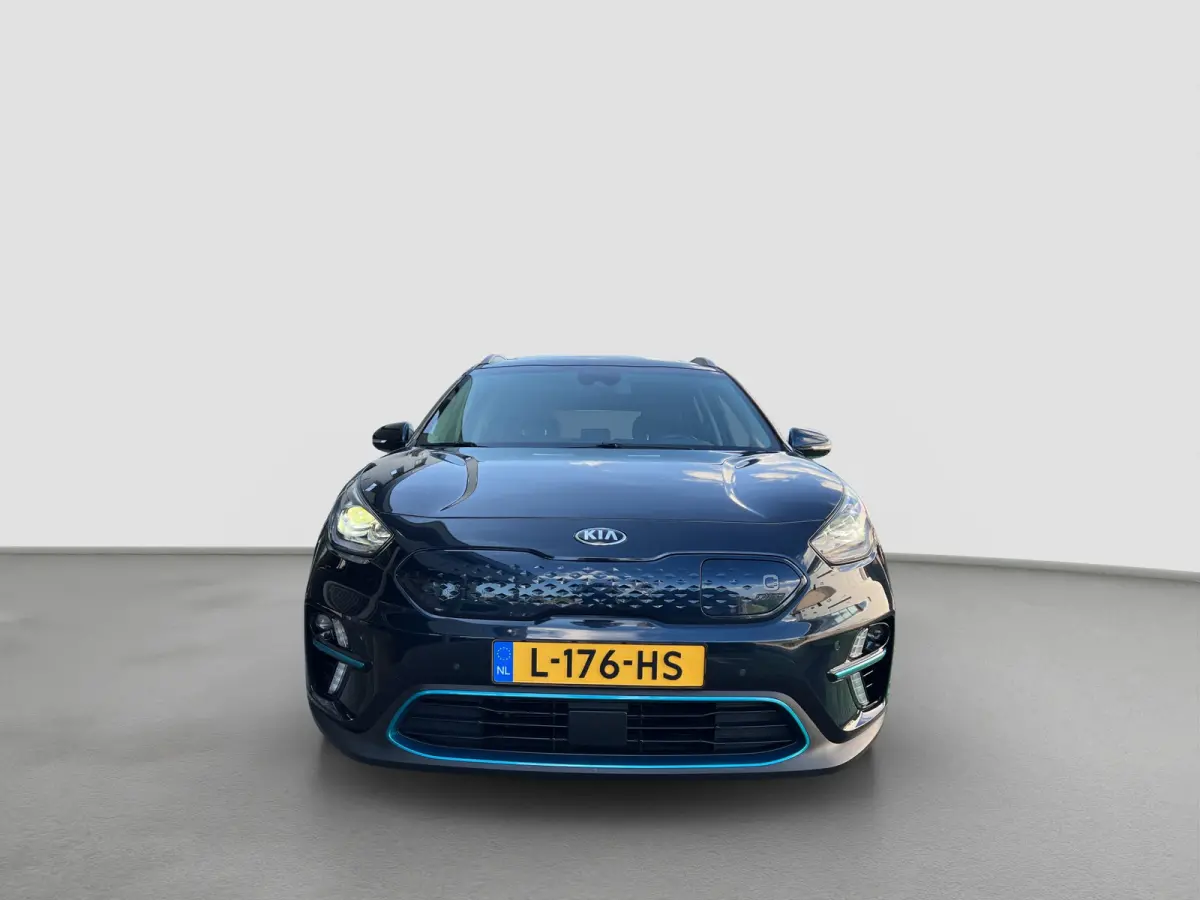 DynamicPlusLine 39 kWh 136pk | Camera | Carplay | Trekhaak | Adaptive cruise control | Schuifdak | Keyless entry | Parkeersensoren voor en achter | Half leder | Stoelverwarming | Stuurverwar