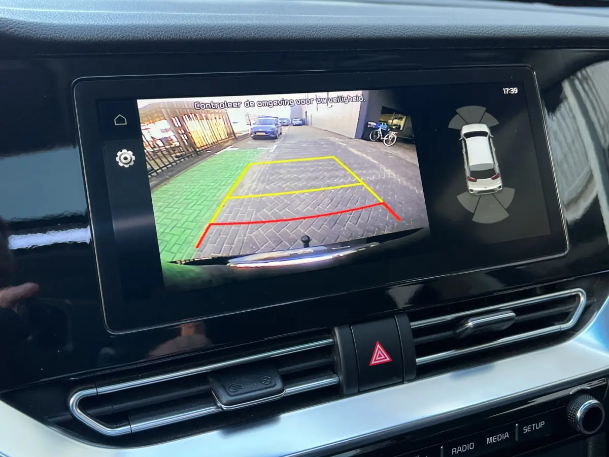 DynamicPlusLine 39 kWh 136pk | Camera | Carplay | Trekhaak | Adaptive cruise control | Schuifdak | Keyless entry | Parkeersensoren voor en achter | Half leder | Stoelverwarming | Stuurverwar