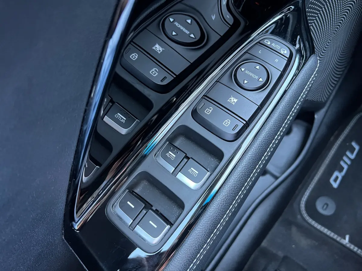 DynamicPlusLine 39 kWh 136pk | Camera | Carplay | Trekhaak | Adaptive cruise control | Schuifdak | Keyless entry | Parkeersensoren voor en achter | Half leder | Stoelverwarming | Stuurverwar