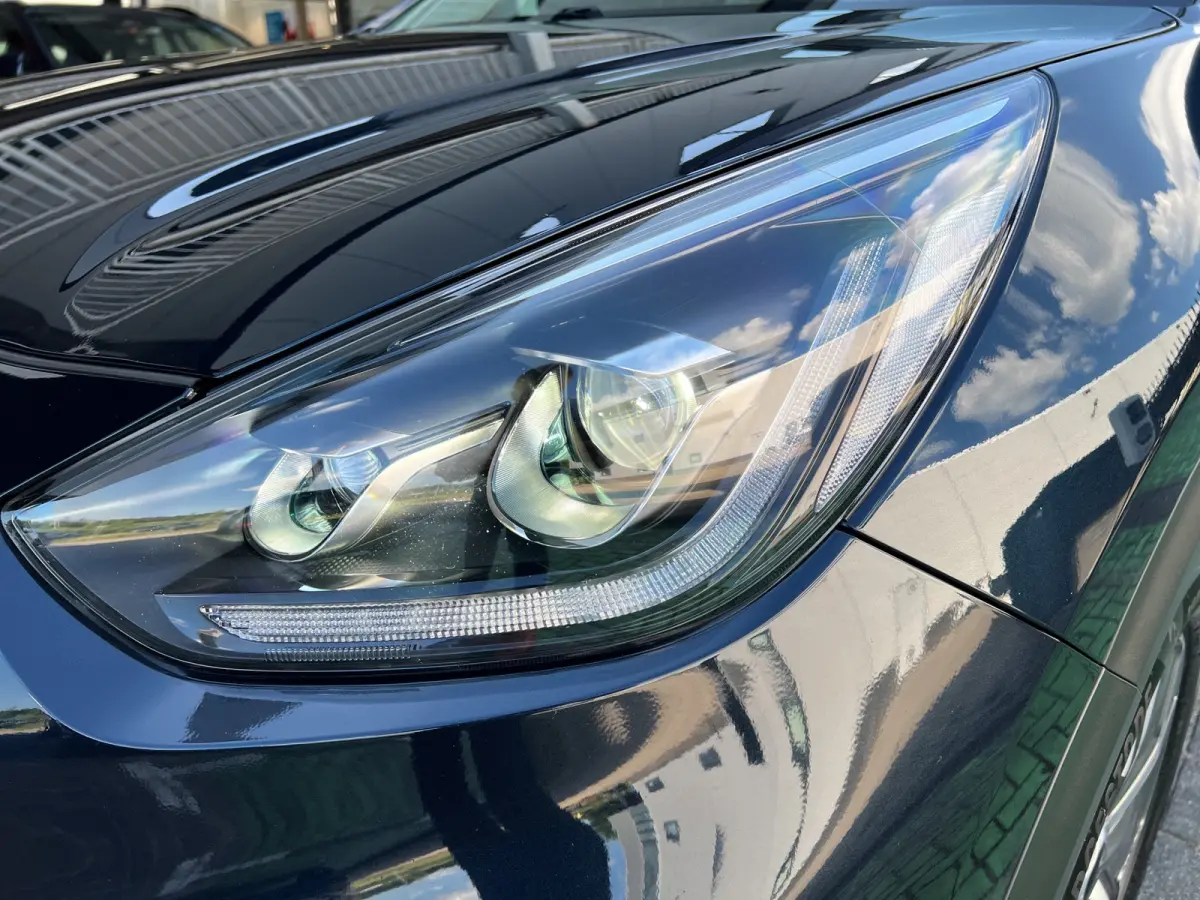 DynamicPlusLine 39 kWh 136pk | Camera | Carplay | Trekhaak | Adaptive cruise control | Schuifdak | Keyless entry | Parkeersensoren voor en achter | Half leder | Stoelverwarming | Stuurverwar