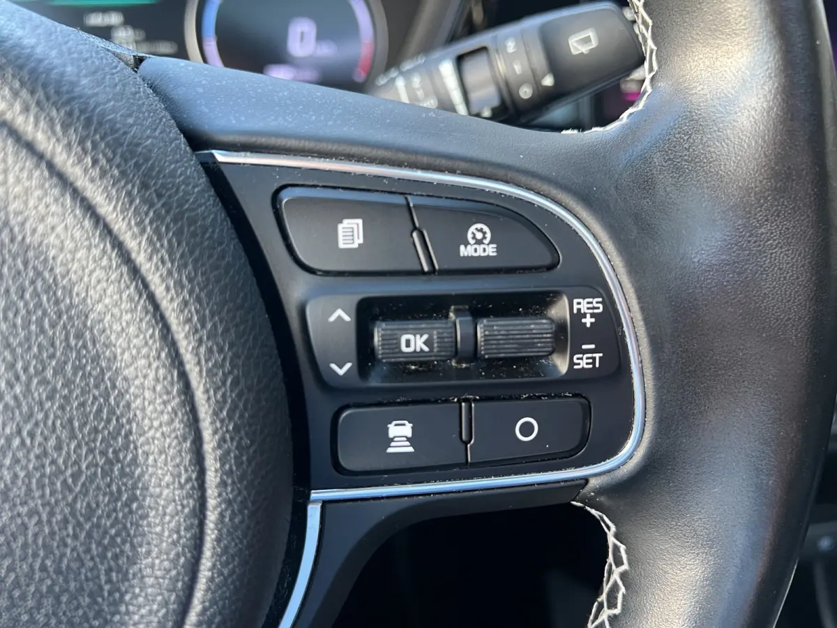 DynamicPlusLine 39 kWh 136pk | Camera | Carplay | Trekhaak | Adaptive cruise control | Schuifdak | Keyless entry | Parkeersensoren voor en achter | Half leder | Stoelverwarming | Stuurverwar