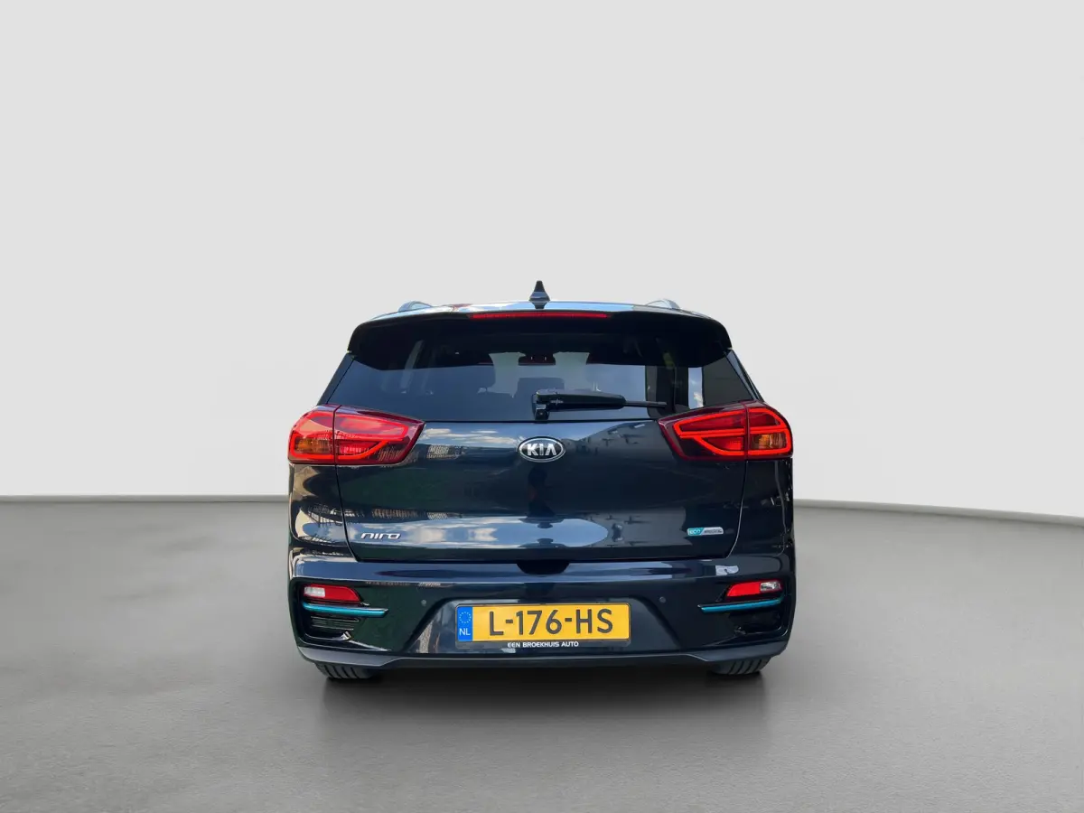 DynamicPlusLine 39 kWh 136pk | Camera | Carplay | Trekhaak | Adaptive cruise control | Schuifdak | Keyless entry | Parkeersensoren voor en achter | Half leder | Stoelverwarming | Stuurverwar