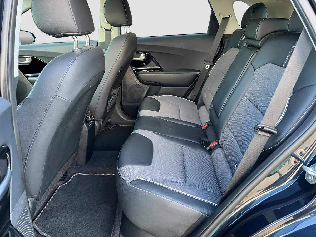 DynamicPlusLine 39 kWh 136pk | Camera | Carplay | Trekhaak | Adaptive cruise control | Schuifdak | Keyless entry | Parkeersensoren voor en achter | Half leder | Stoelverwarming | Stuurverwar