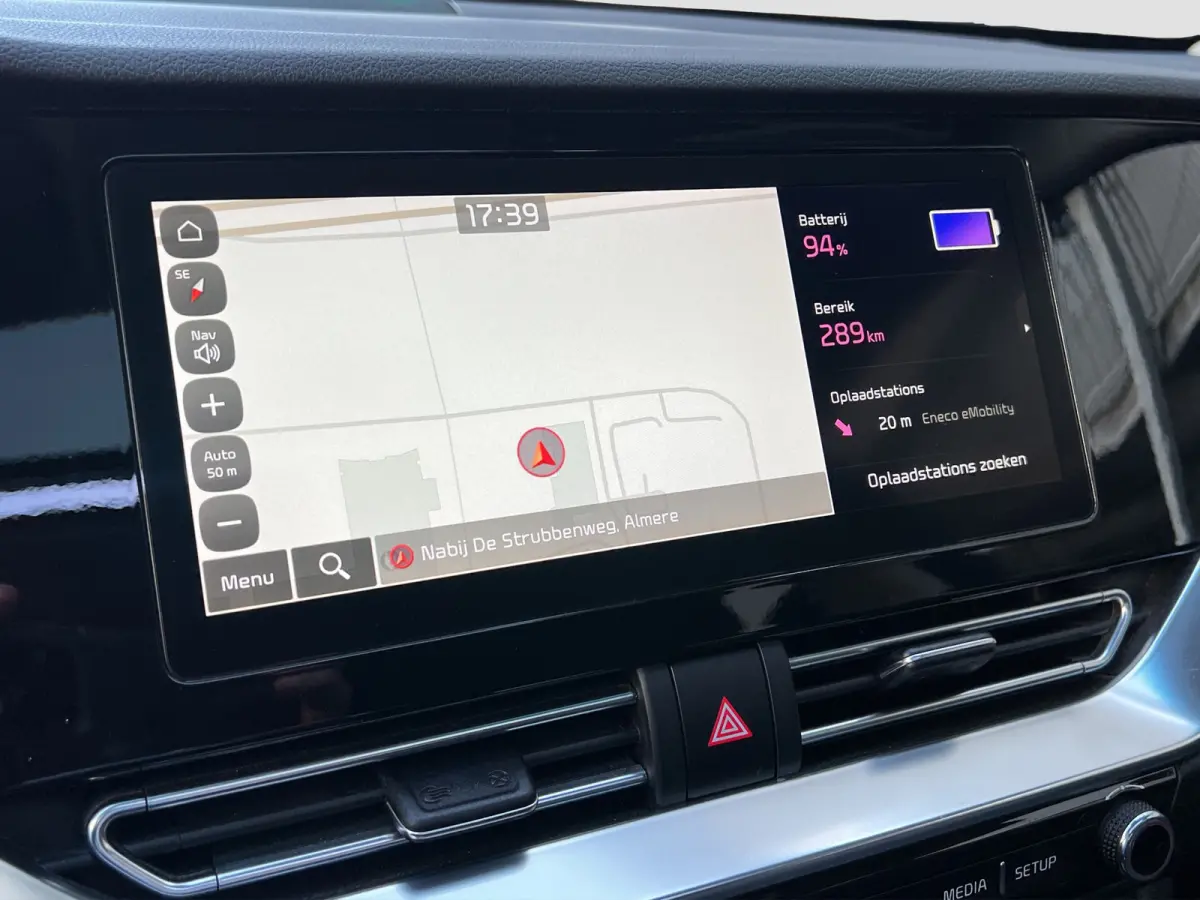 DynamicPlusLine 39 kWh 136pk | Camera | Carplay | Trekhaak | Adaptive cruise control | Schuifdak | Keyless entry | Parkeersensoren voor en achter | Half leder | Stoelverwarming | Stuurverwar