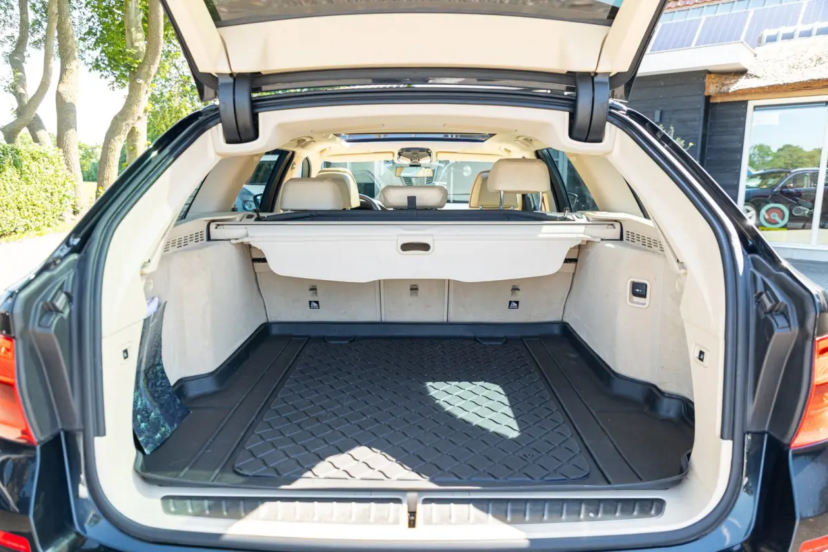 520i High Executive I Comfort I Hud I Panoramadak I Keurige nette auto