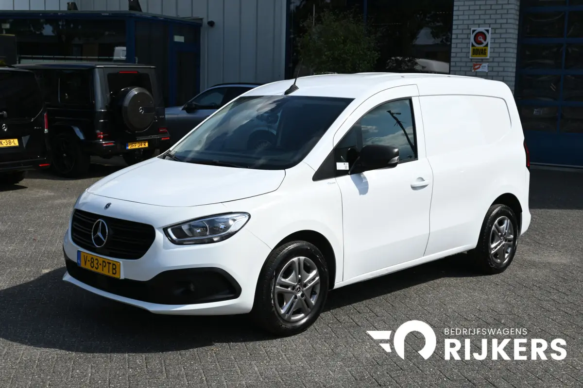 110 CDI L1 Pro 3 Zitplaatsen, Camera, Trekhaak