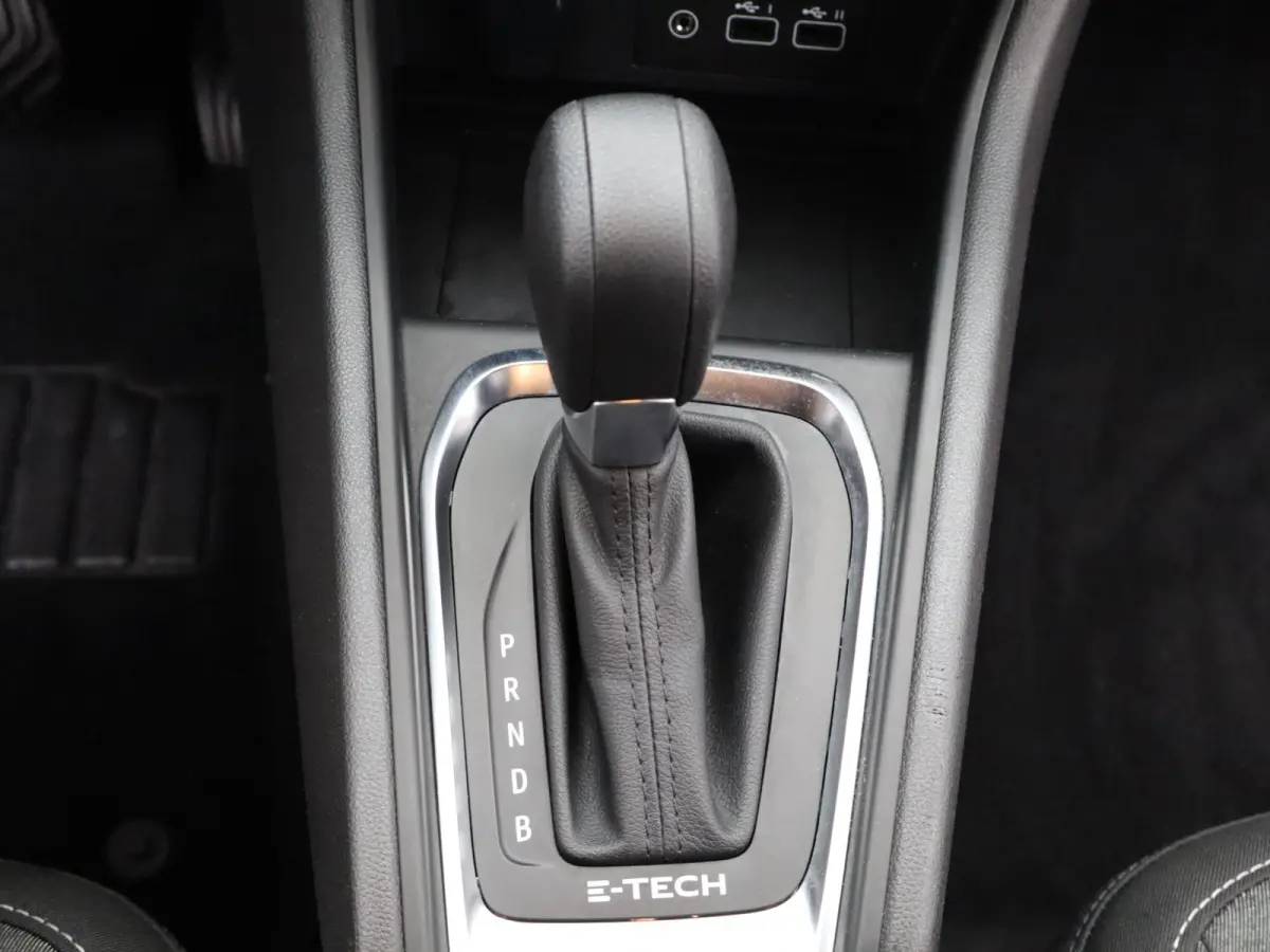 evolution E-Tech hybrid 145 | Trekhaak | Parkeercamera | Navigatie |
