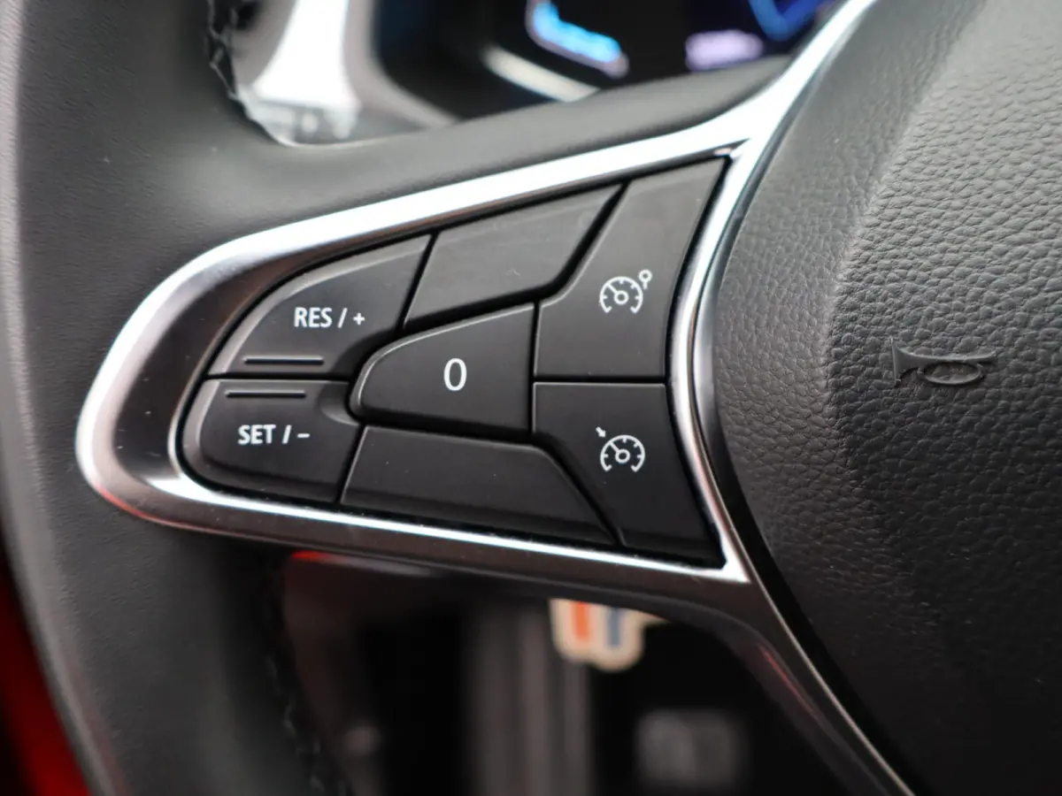 evolution E-Tech hybrid 145 | Trekhaak | Parkeercamera | Navigatie |