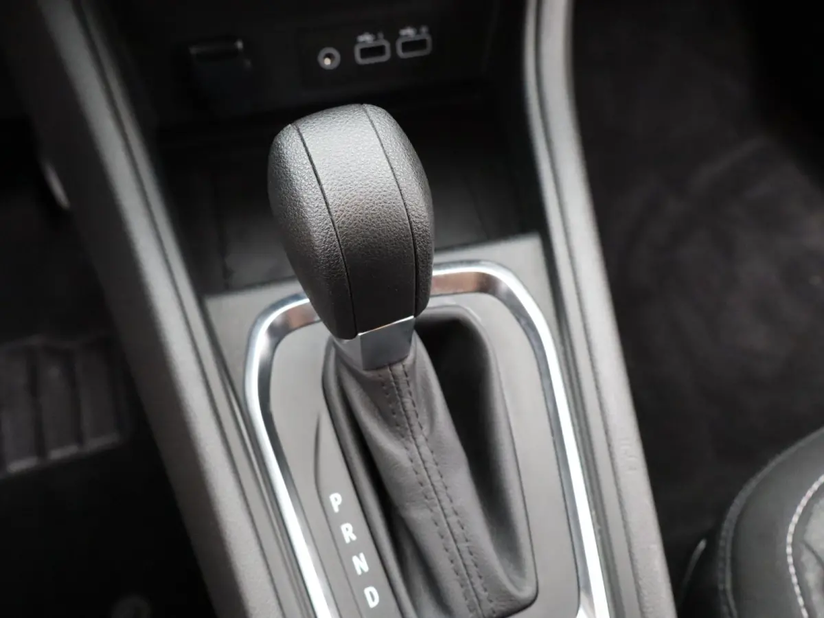 evolution E-Tech hybrid 145 | Trekhaak | Parkeercamera | Navigatie |