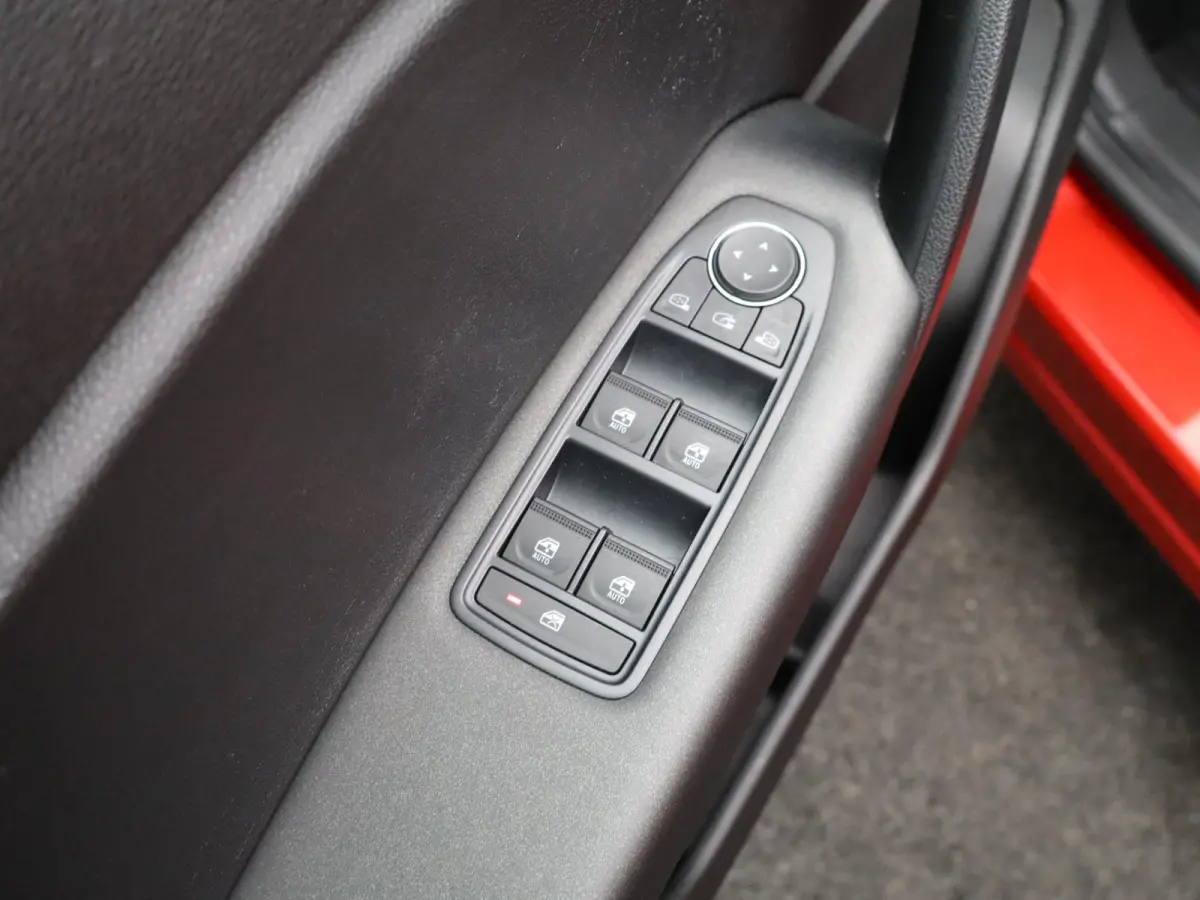 evolution E-Tech hybrid 145 | Trekhaak | Parkeercamera | Navigatie |