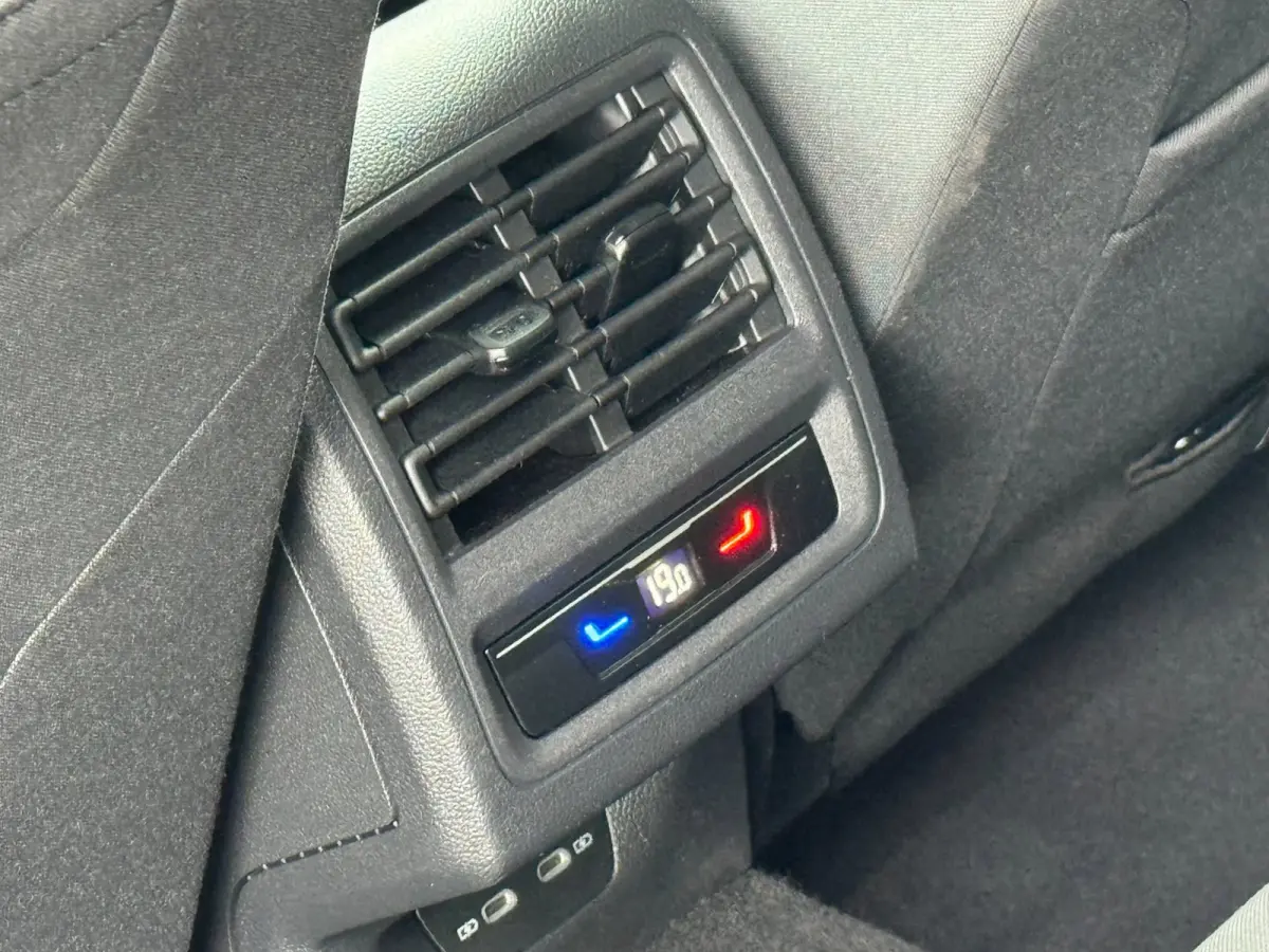 1.5 TSI Style | ALL-SEASON BANDEN | Met o.a. adaptive cruise, climate, achteruitrijcamera, stoelverwarming en PDC!