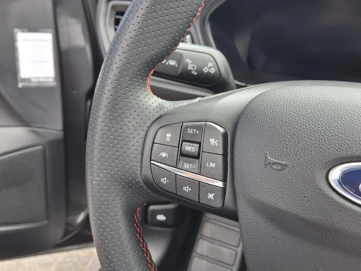 1.0 EcoBoost Hybrid ST Line X | Automaat | Leder | Pano | Winterpack | Adaptive Cruise | Blind Spot | Elektrische Stoelen | Camera |