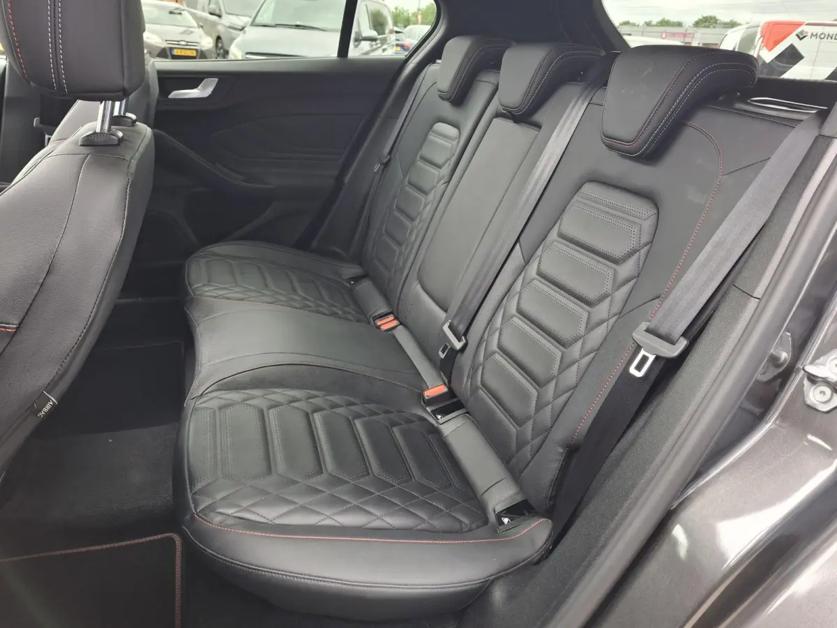 1.0 EcoBoost Hybrid ST Line X | Automaat | Leder | Pano | Winterpack | Adaptive Cruise | Blind Spot | Elektrische Stoelen | Camera |