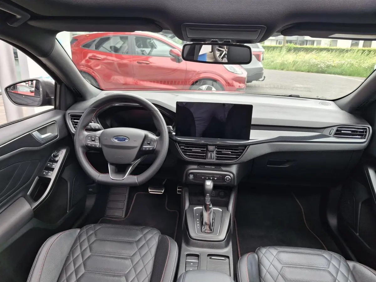 1.0 EcoBoost Hybrid ST Line X | Automaat | Leder | Pano | Winterpack | Adaptive Cruise | Blind Spot | Elektrische Stoelen | Camera |