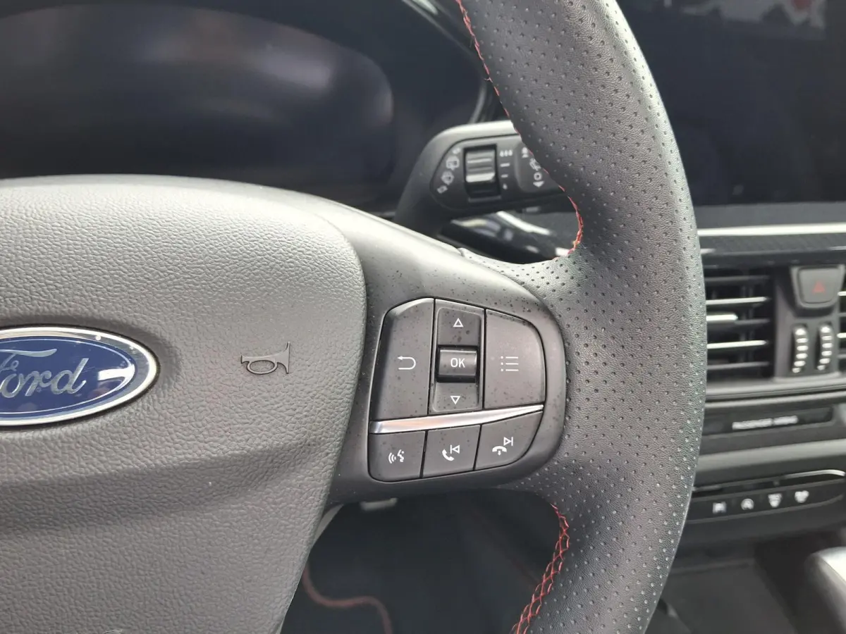 1.0 EcoBoost Hybrid ST Line X | Automaat | Leder | Pano | Winterpack | Adaptive Cruise | Blind Spot | Elektrische Stoelen | Camera |