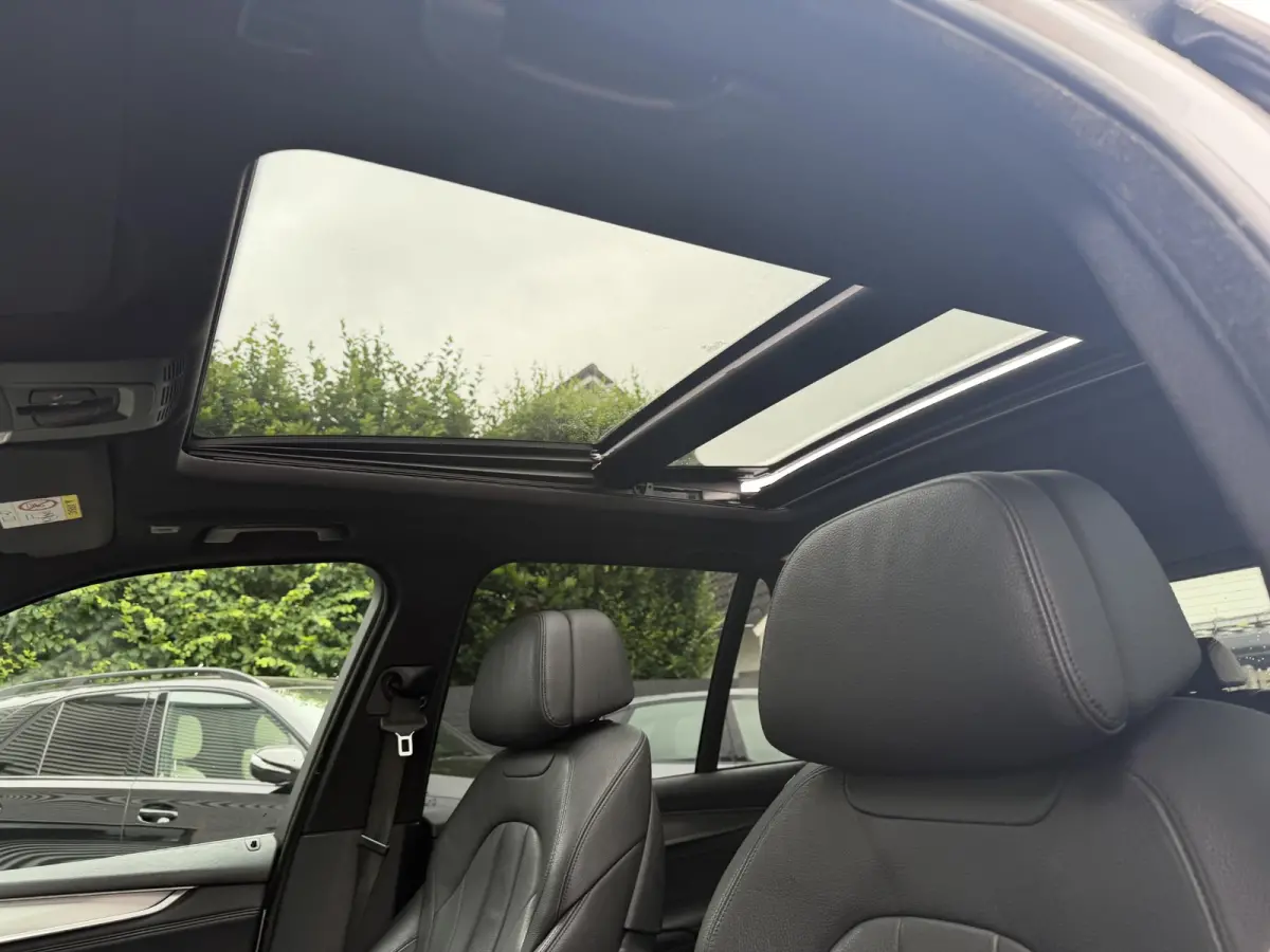 xDrive30d High Executive M-Sport | Panoramadak | 360* Camera | Harmon Kardon | Elektrische Achterklep | Elektrische Trekhaak |