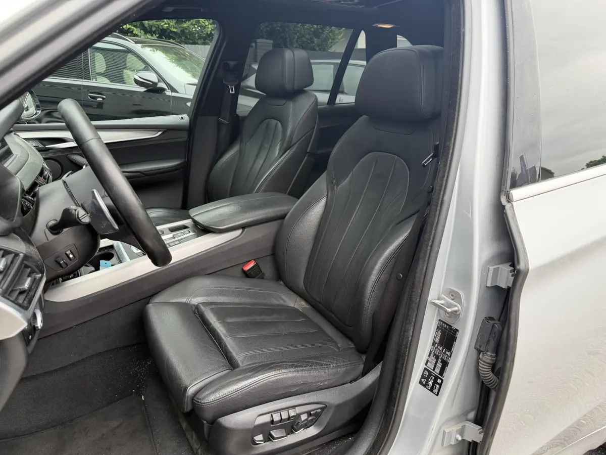xDrive30d High Executive M-Sport | Panoramadak | 360* Camera | Harmon Kardon | Elektrische Achterklep | Elektrische Trekhaak |