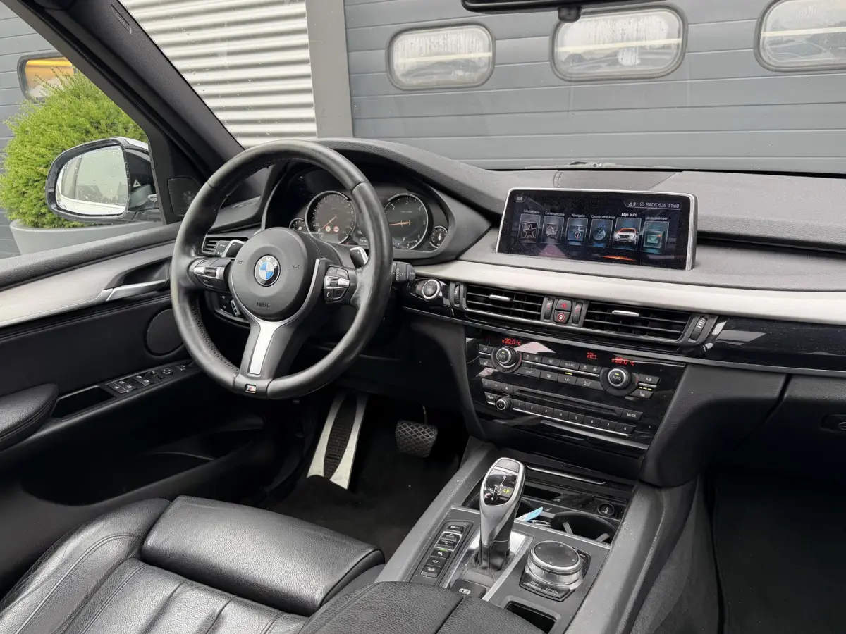 xDrive30d High Executive M-Sport | Panoramadak | 360* Camera | Harmon Kardon | Elektrische Achterklep | Elektrische Trekhaak |