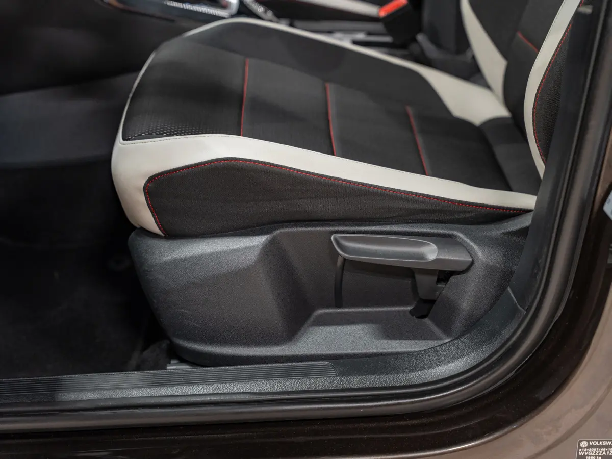 1.5 TSI 150PK DSG Sport, Voll Led, Virtual Cockpit, Apple Carplay, Cam, ACC, Clima, Private Glas, Voll Onderhoud