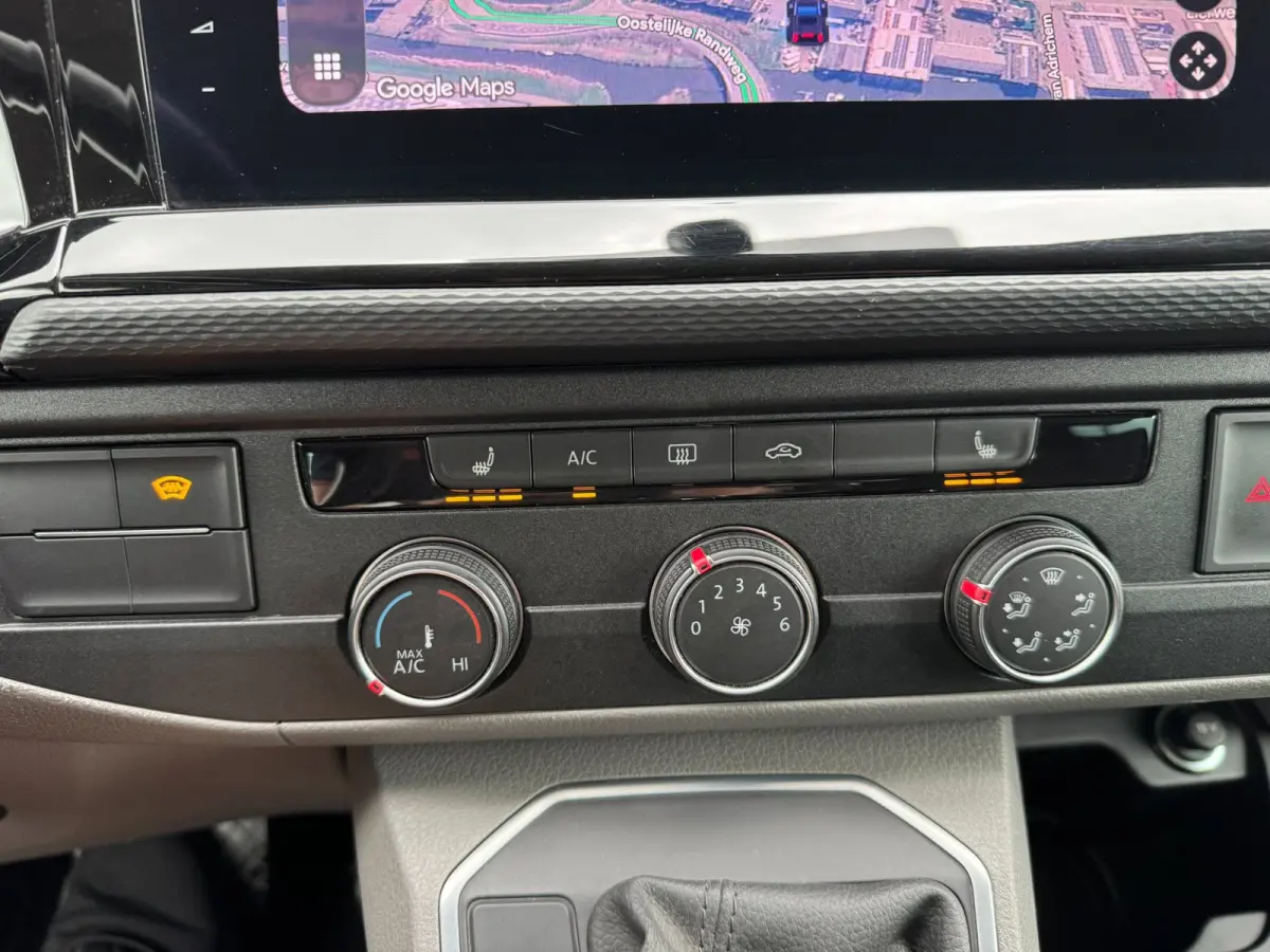 2.0 TDI L2H1 30 DC Bulli **CAMERA + CRUISE + 2x SCHUIFDEUR + STOELVERW**