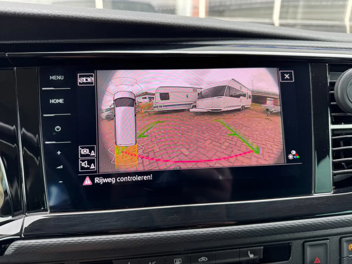 2.0 TDI L2H1 30 DC Bulli **CAMERA + CRUISE + 2x SCHUIFDEUR + STOELVERW**