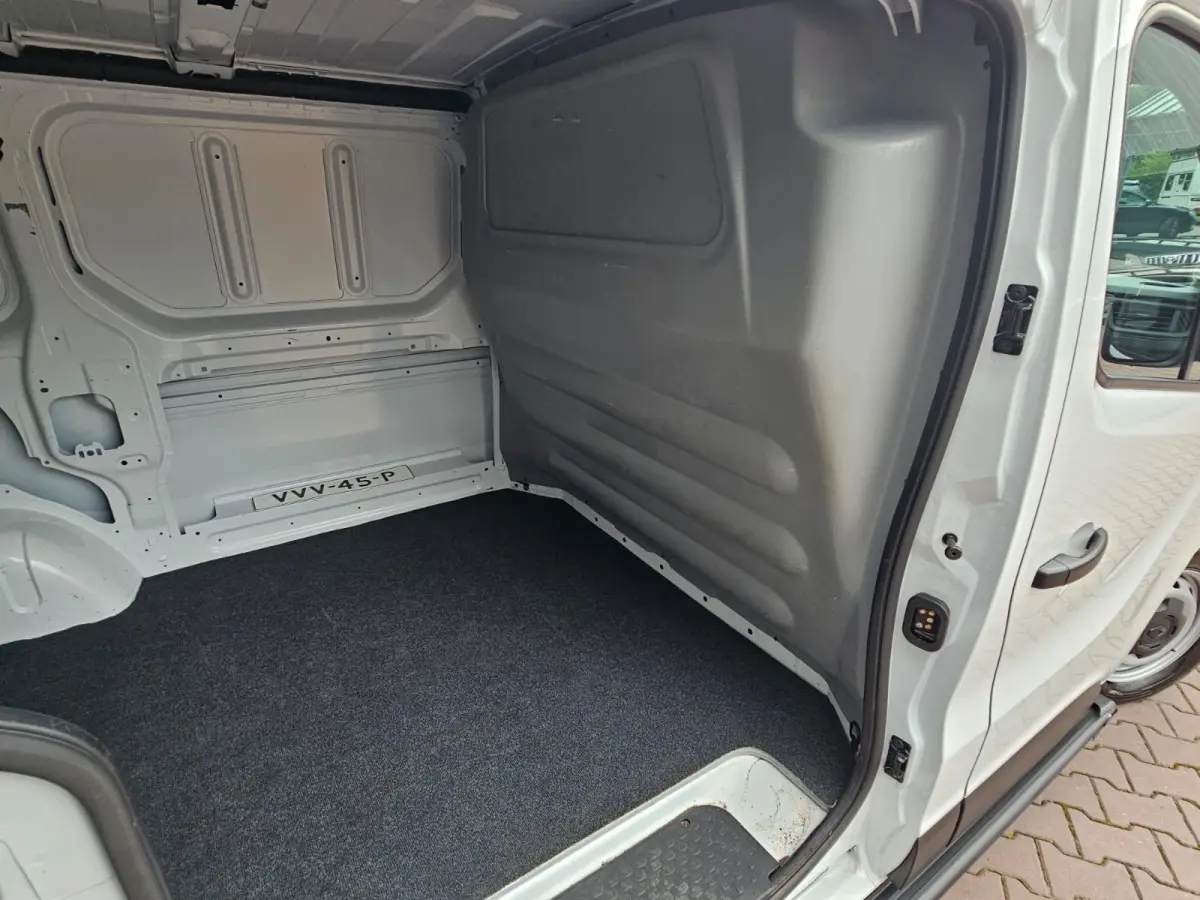 2.0 dCi 150PK T29 L1H1 Comfort | Automaat | LED | Trekhaak | Navi | Camera | PDC | App-Connect |