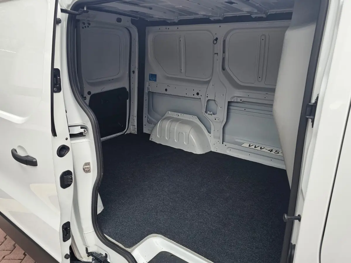 2.0 dCi 150PK T29 L1H1 Comfort | Automaat | LED | Trekhaak | Navi | Camera | PDC | App-Connect |