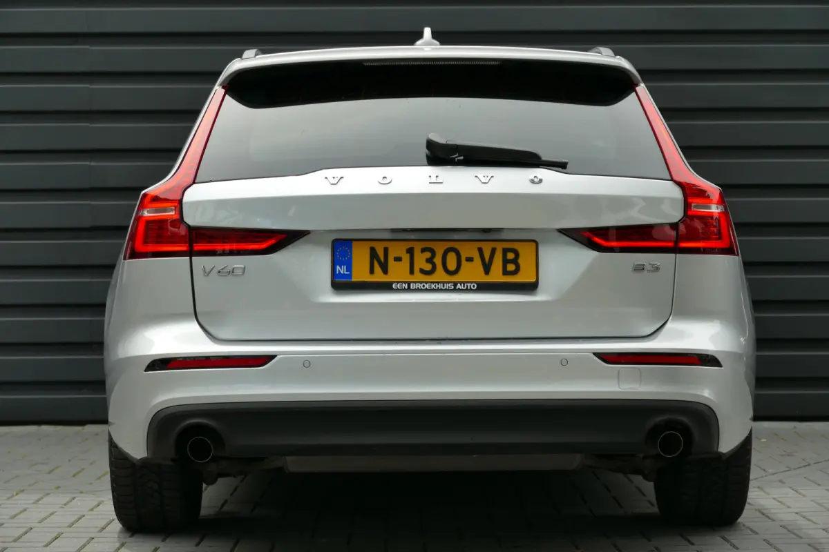 2.0 B3 MOMENTUM ADVANTAGE / CAMERA / LED / 17"LMV / NAVI / CLIMA / PDC / BLUETOOTH / CRUISECONTROL / 1E EIGENAAR / SCHITTERENDE STAAT !!
