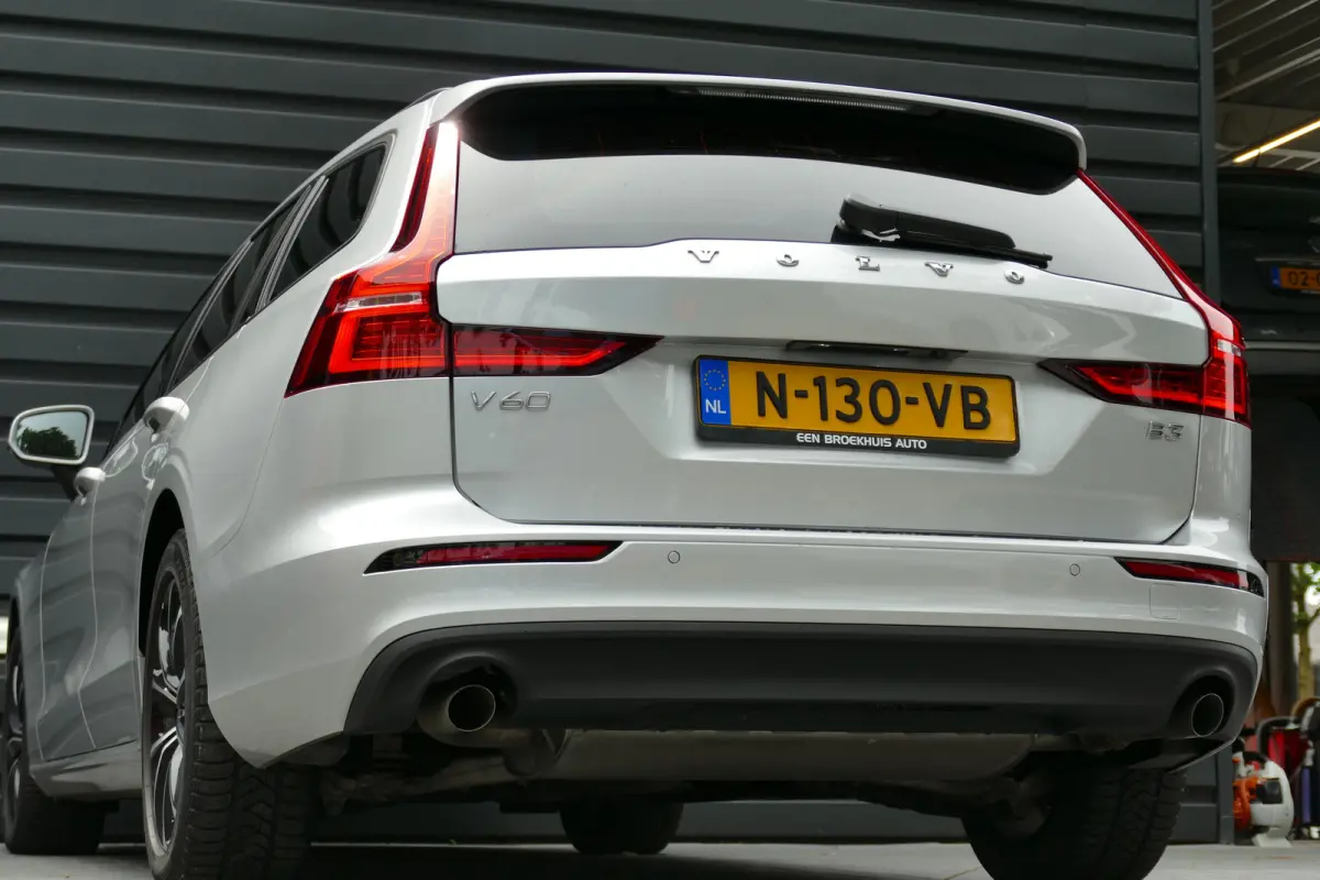 2.0 B3 MOMENTUM ADVANTAGE / CAMERA / LED / 17"LMV / NAVI / CLIMA / PDC / BLUETOOTH / CRUISECONTROL / 1E EIGENAAR / SCHITTERENDE STAAT !!