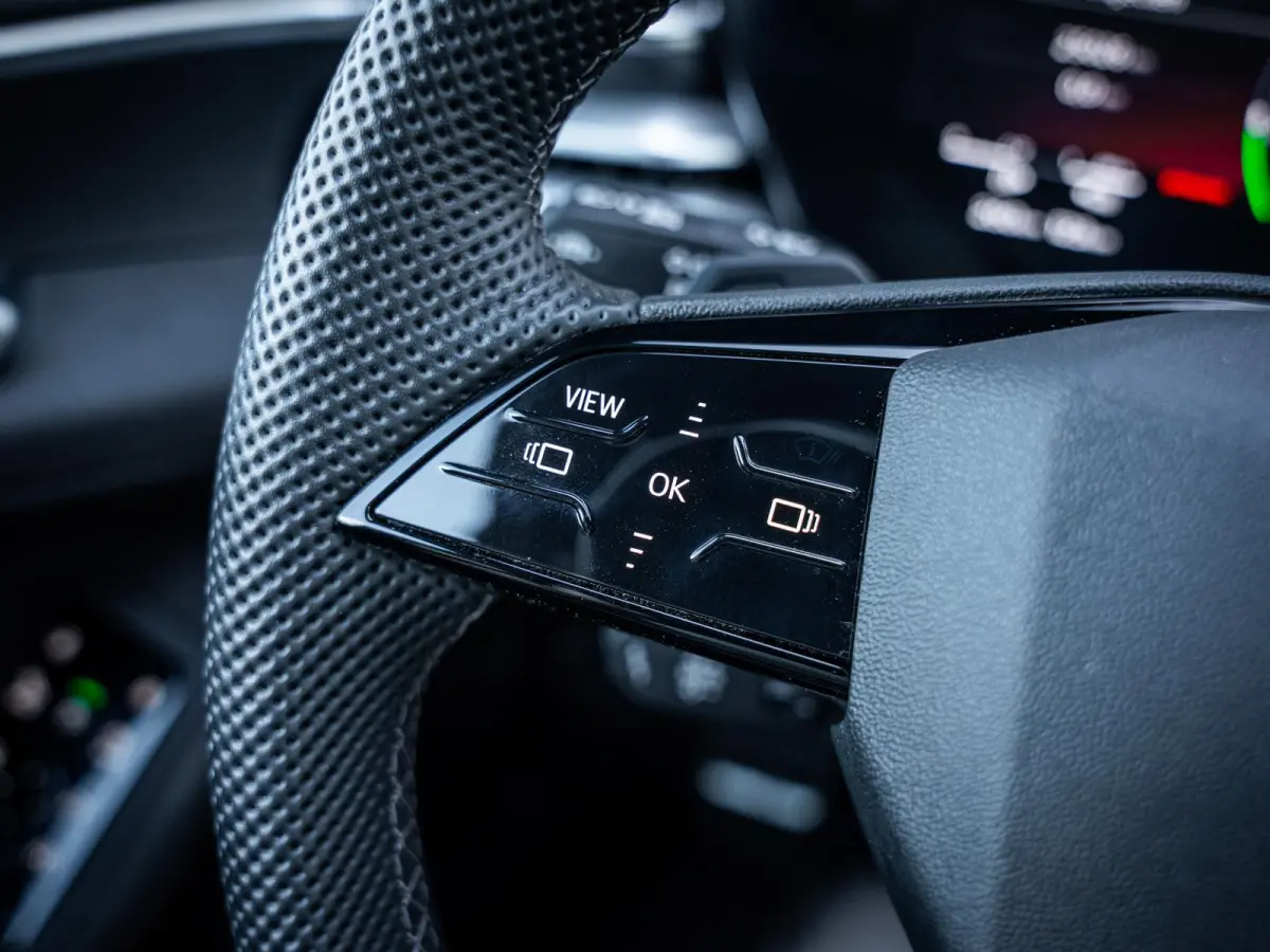 Avant 2.0 quattro S edition - Passenger Displ. l Panorama l 360cam
