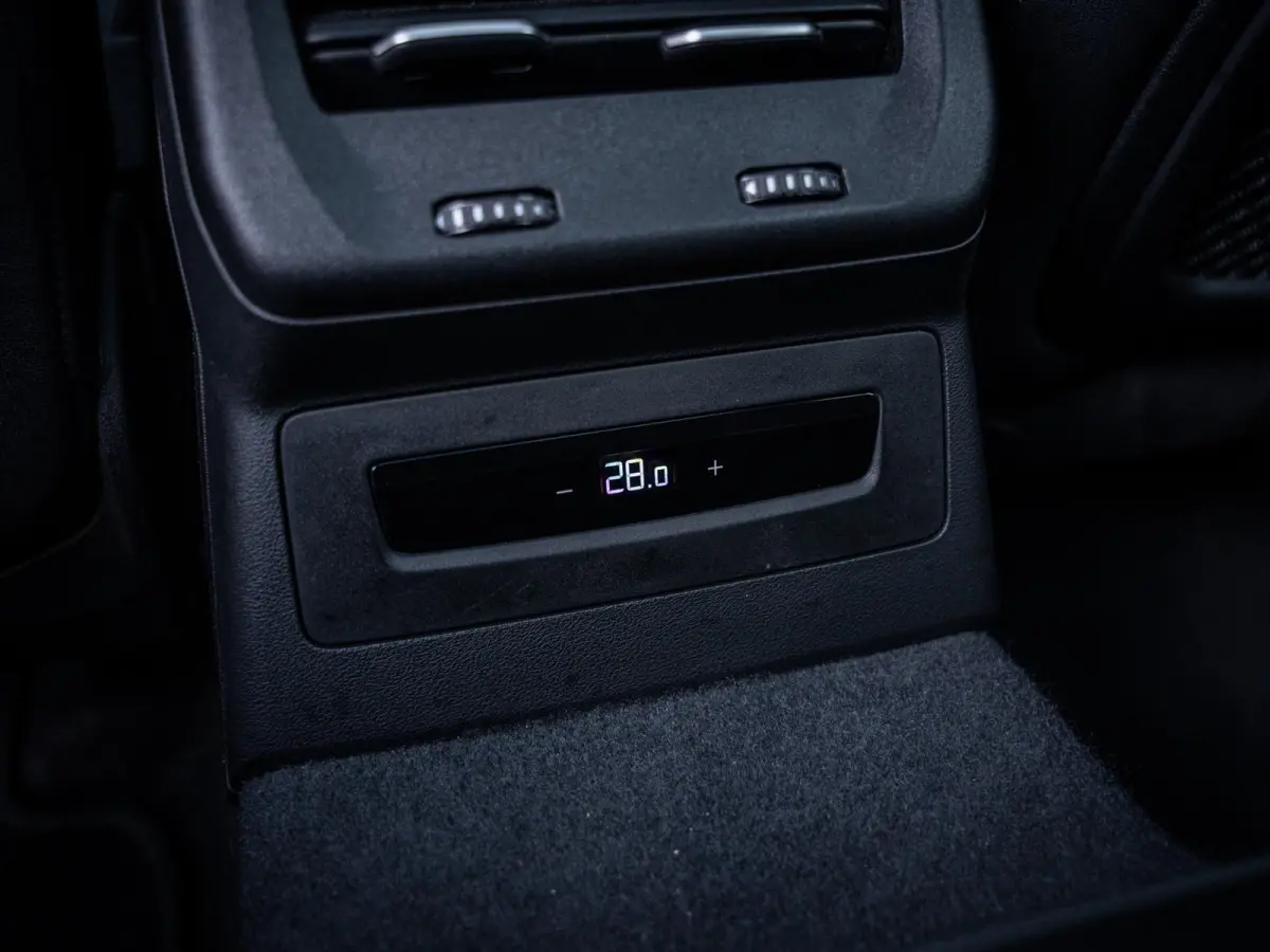 Avant 2.0 quattro S edition - Passenger Displ. l Panorama l 360cam